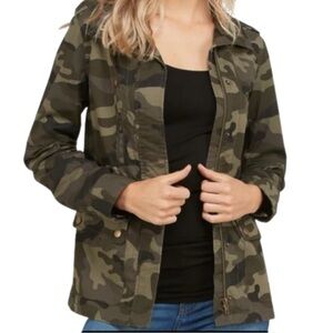 Women’s Love Tree Camo Jacket - Size Extra Large